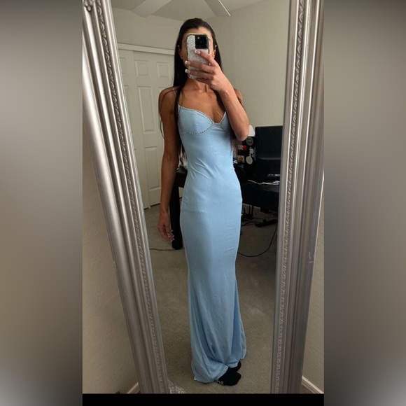 Solid Mermaid Hem Cami Holiday Formal Gown XS-S - Picture 4 of 5